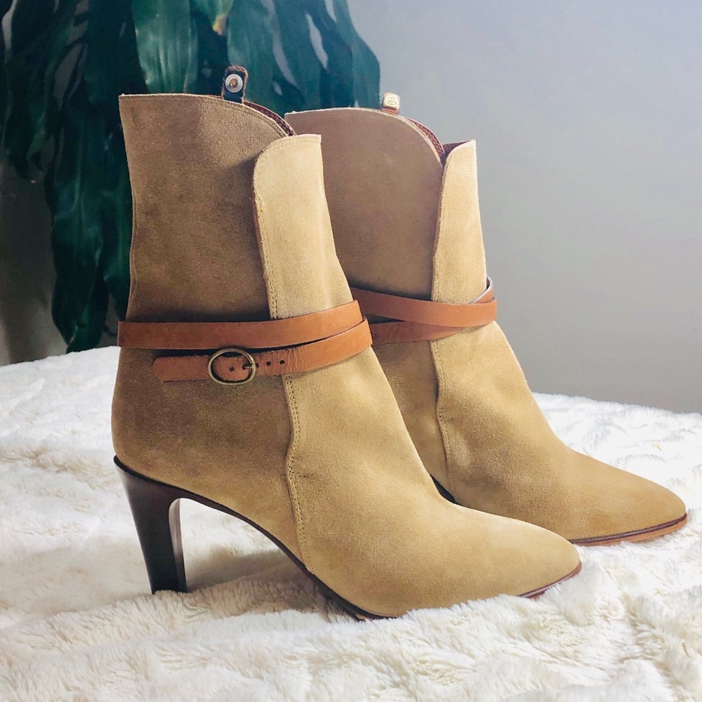 🥂HP🥂NWOT! Chloe Fold Over Suede Ankle Boots - Picture 1 of 8